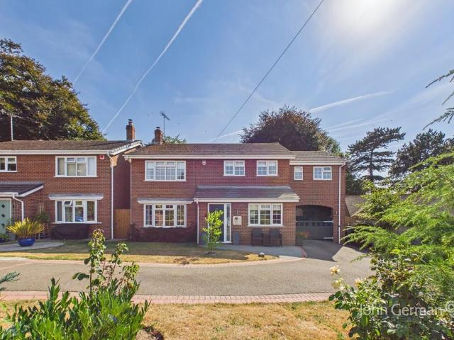 House for sale in Winshill, Beamhurst