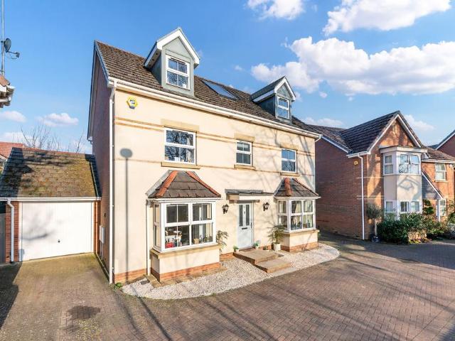 House for sale in Kingfisher Park, Colliers End