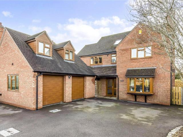 House for sale in Crookhill, Worcestershire