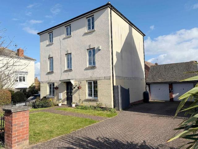 House for sale in Green Close, Warwickshire