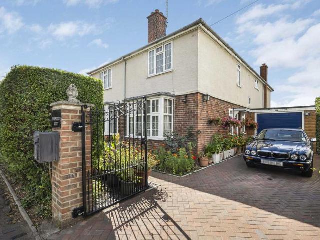 House for sale in Lunnon, Buckinghamshire