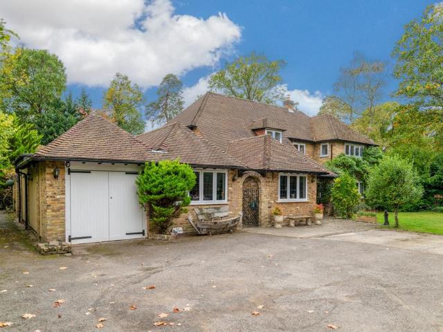 House for sale in Farnham Common, Buckinghamshire