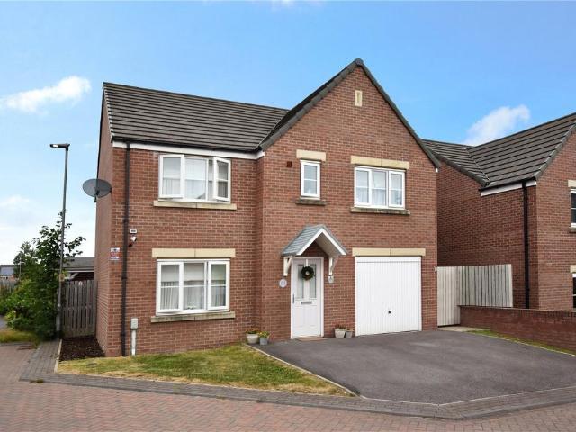 House for sale in Churwell, West Yorkshire
