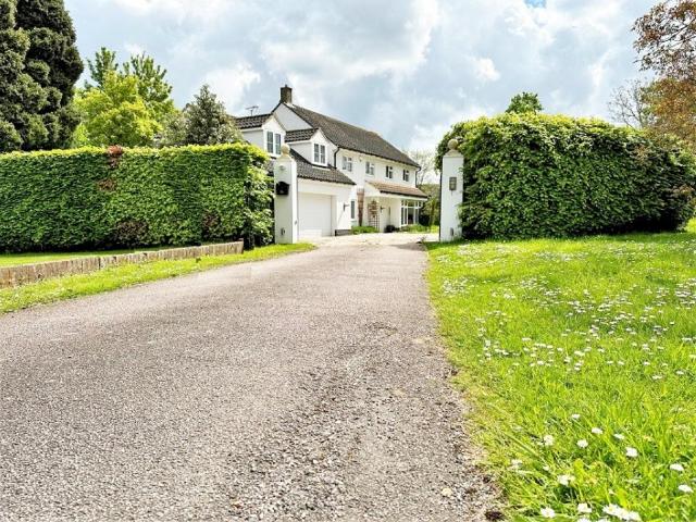 House for sale in Chipping Hill, Essex