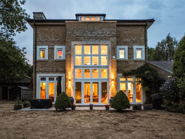 House for sale in Caterham-on-the-Hill, Hillview