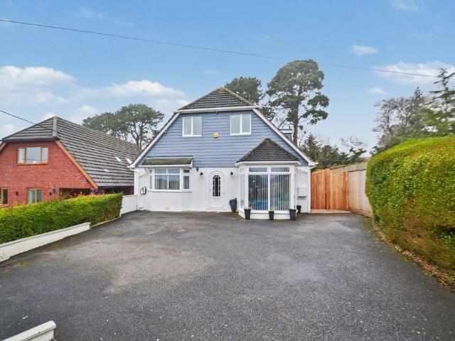 House for sale in Corfe Mullen