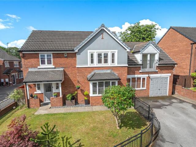 House for sale in Churwell, West Yorkshire