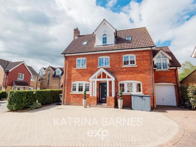 House for sale in Chipping Hill, Essex