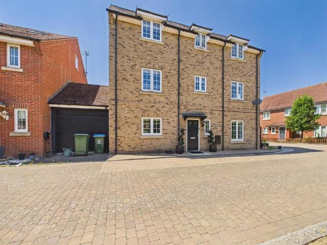 House for sale in Buckingham Park, Buckinghamshire