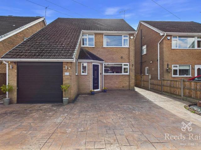 House for sale in Loundsley Green, East Midlands