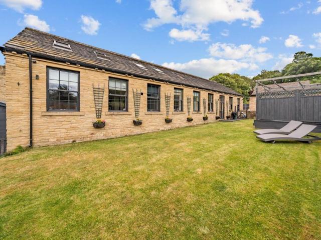 House for sale in Rastrick, West Yorkshire