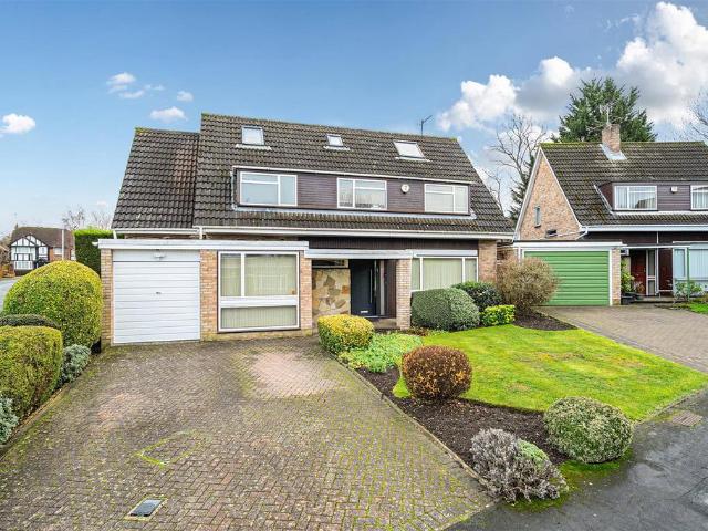 House for sale in Bushey