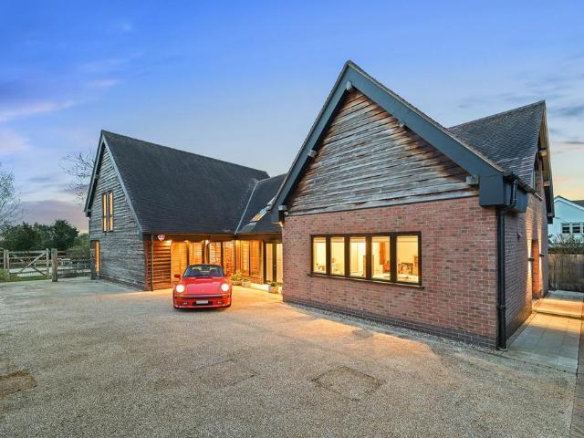 House for sale in Pinner, Greater London