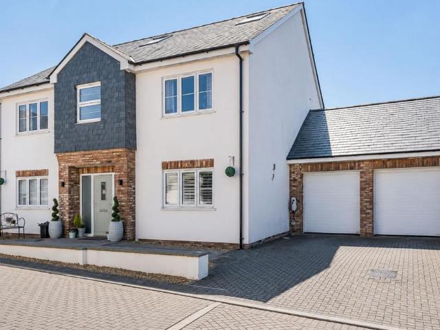 House for sale in Ladock, Cornwall