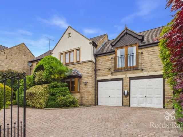 House for sale in Birstall Smithies, Gomersal