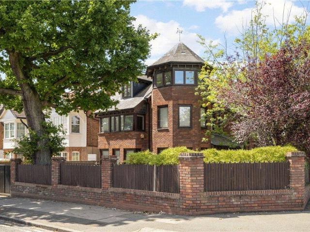 House for sale in London Borough of Merton, Raynes Park