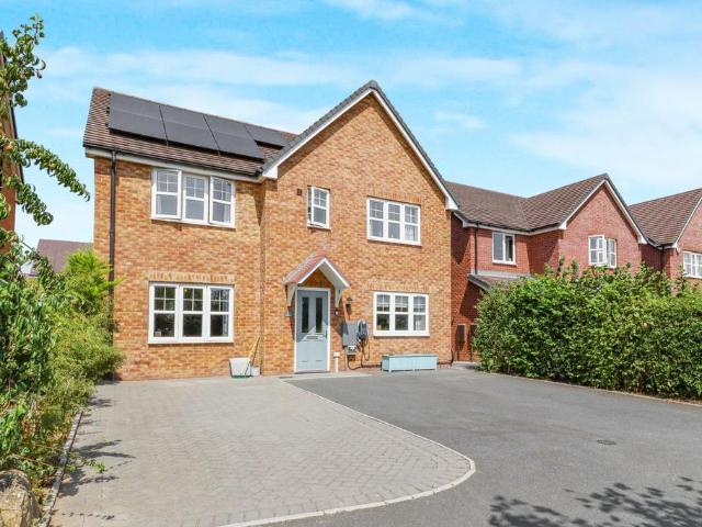 House for sale in Alderminster, Warwickshire