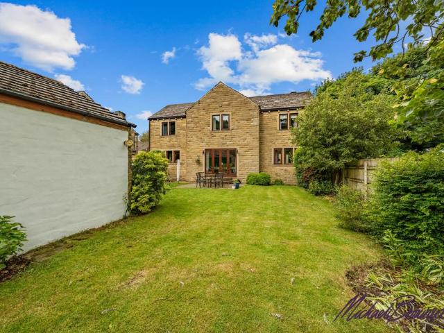 House for sale in Broad Folds, Clayton