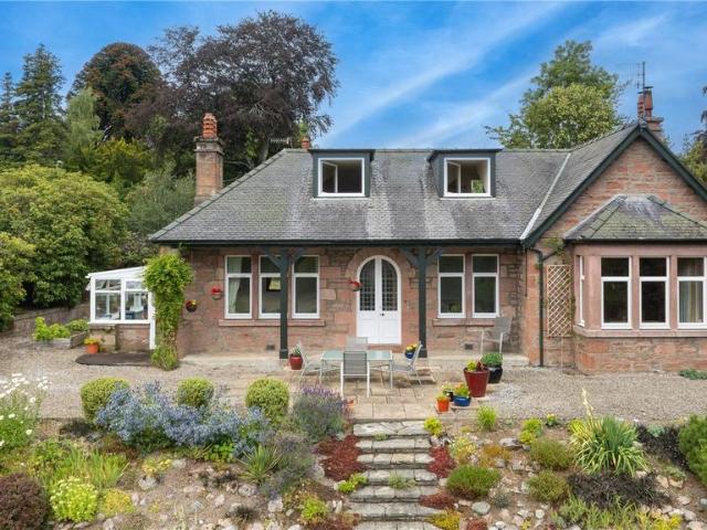 House for sale in Muir Of Ord, Scotland