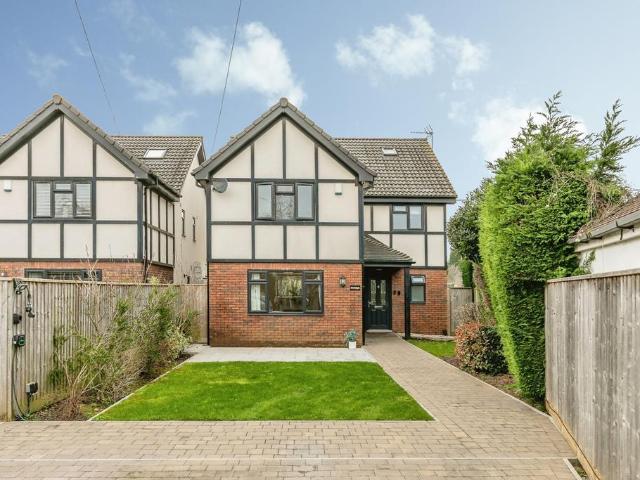 House for sale in Beaufort Park, Catbrain