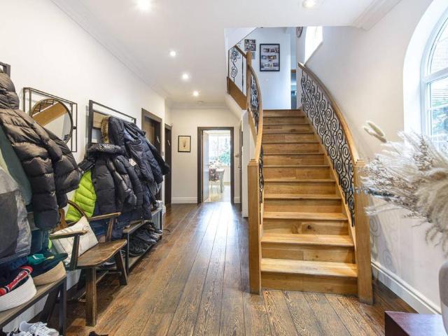 House for sale in Golders Green, Greater London
