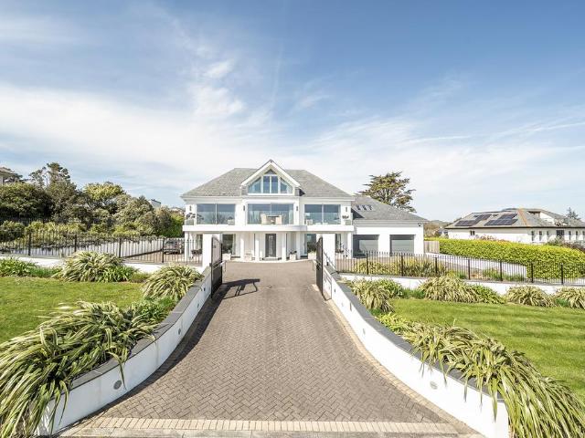 House for sale in Carlyon Bay, Cornwall