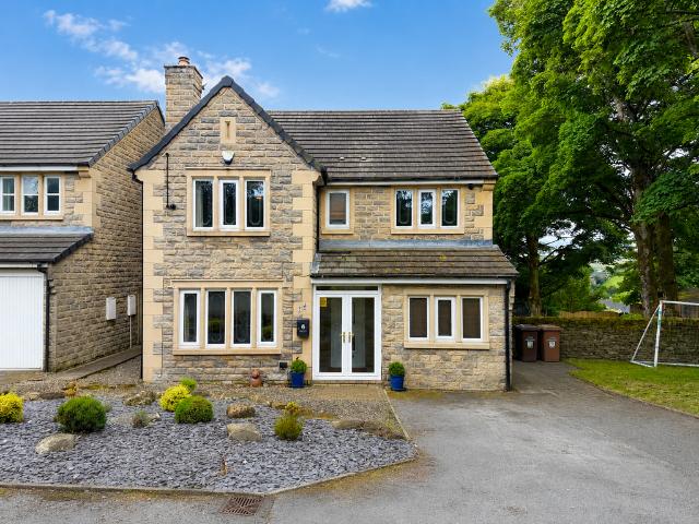 House for sale in Oakworth, West Yorkshire
