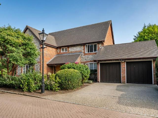 House for sale in Bickley, Greater London