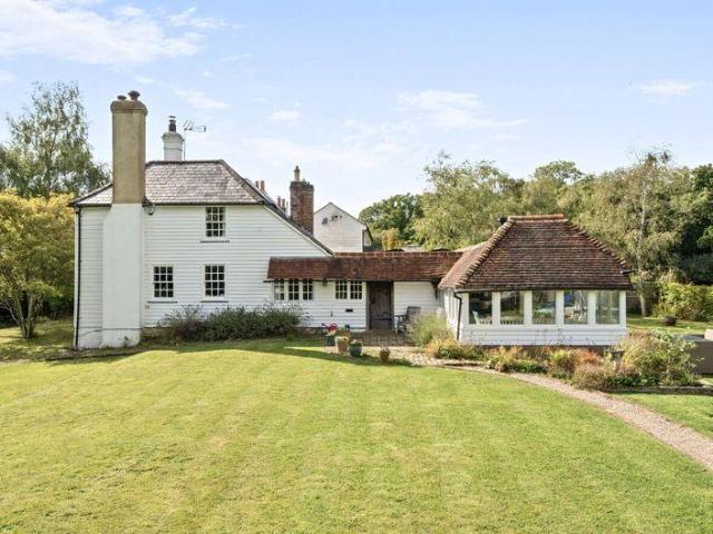 House for sale in Wallcrouch, Heathlands