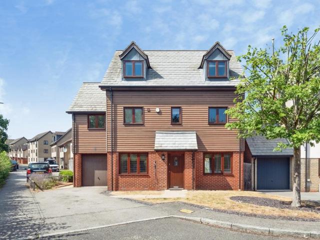 House for sale in Monkston Park, Milton Keynes