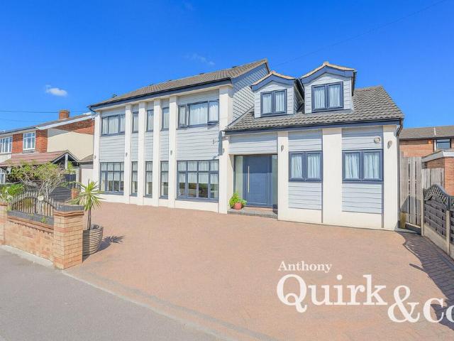 House for sale in Leigh Beck, Essex