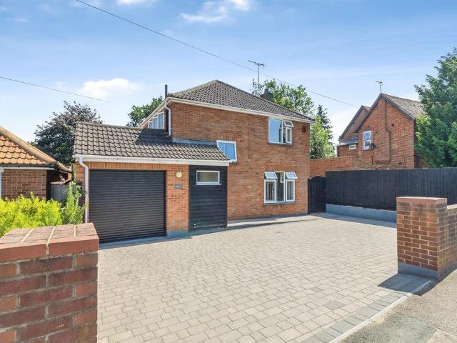 House for sale in Leighton-Linslade, Leighton Buzzard
