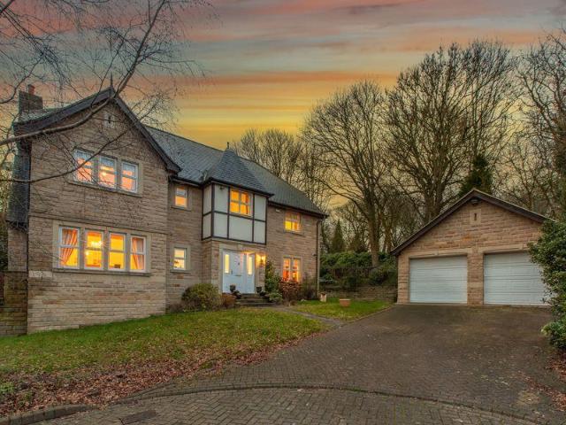 House for sale in Weetwood, West Yorkshire