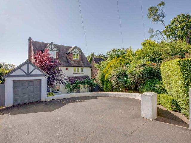 House for sale in Totteridge, Cressex