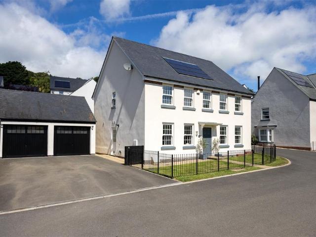 House for sale in Strode, Devon