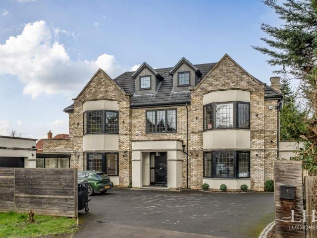 House for sale in Emerson Park, Greater London