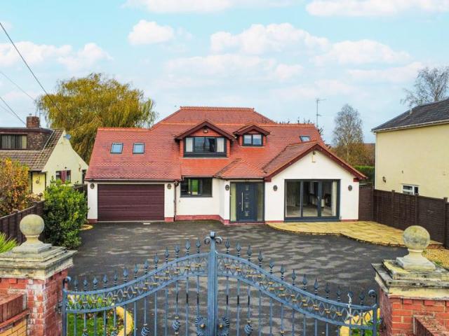 House for sale in West Monkton, Somerset