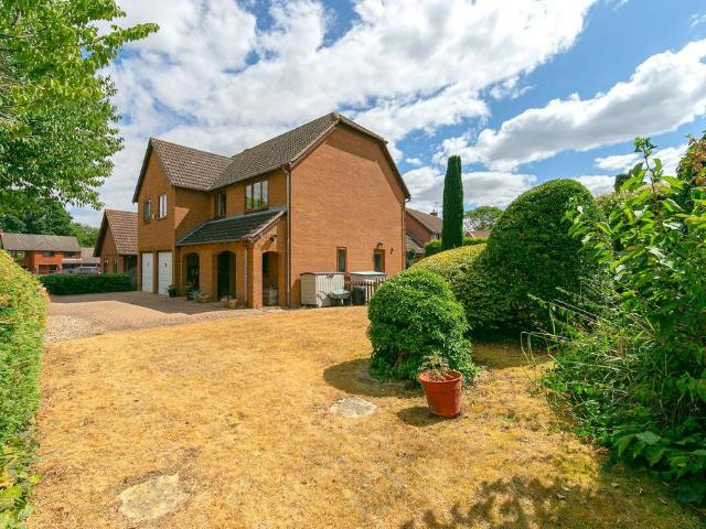 House for sale in Great Linford, Milton Keynes