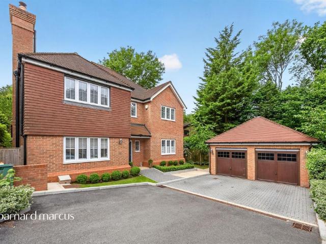 House for sale in London Borough of Croydon, Selsdon