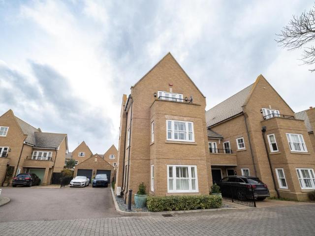 House for sale in Alton Barnes, Essex