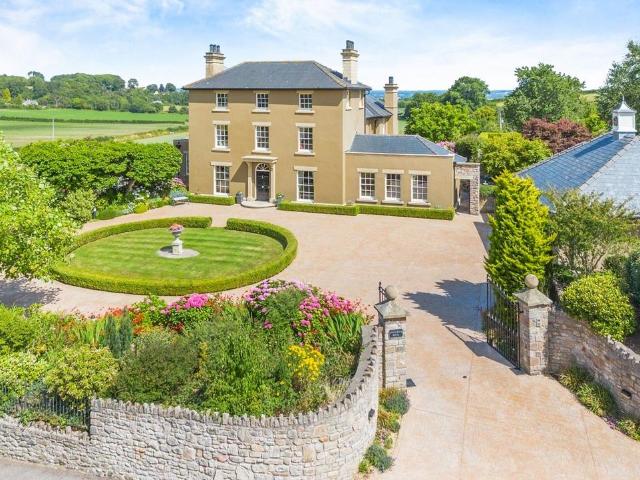 House for sale in Bromsberrow Heath, Gloucestershire