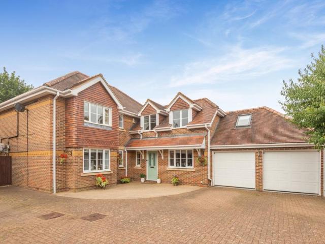 House for sale in Five Acres, Hertfordshire