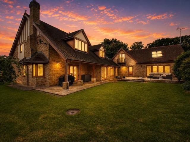 House for sale in Rushden