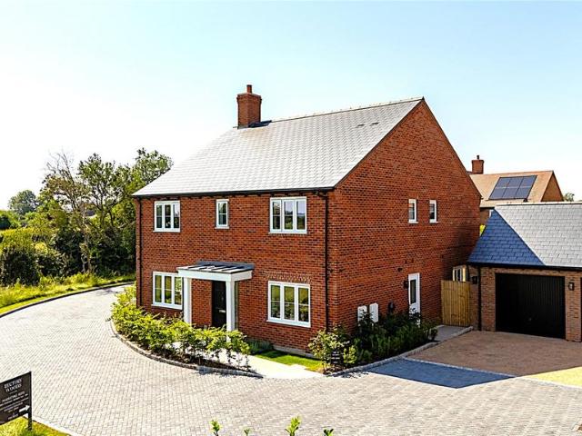 House for sale in Ickford