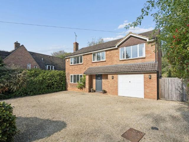 House for sale in Holtspur, Beaconsfield