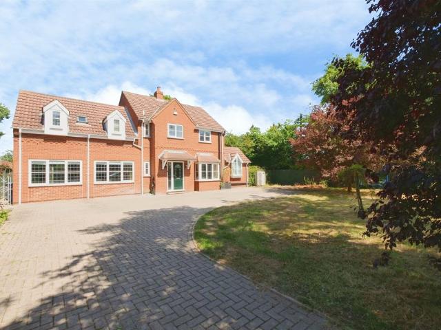 House for sale in Shipton