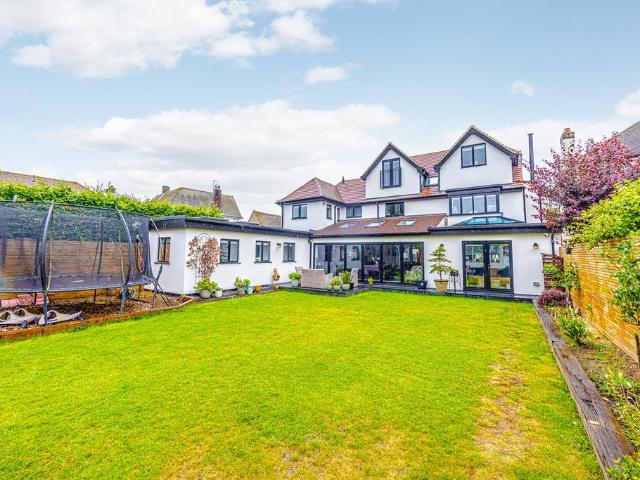 House for sale in Alton Barnes, Essex