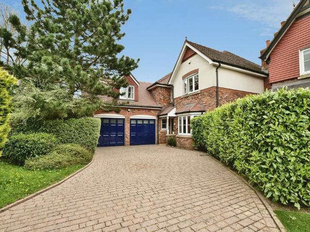 House for sale in Colshaw Farm, Wilmslow