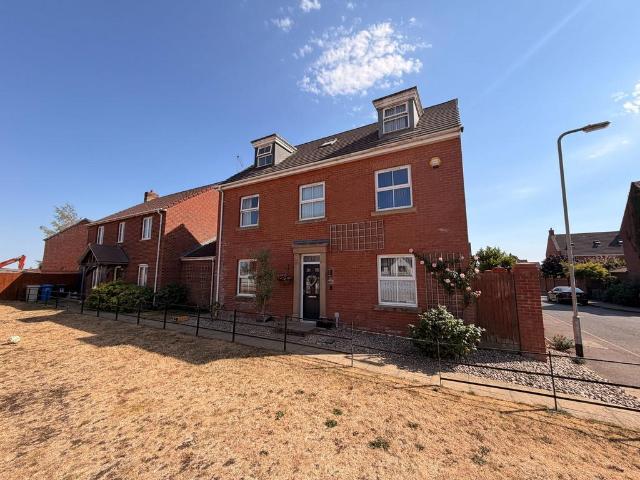 House for sale in Desborough, North Northamptonshire