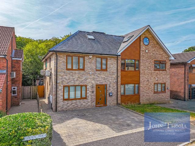 House for sale in Chigwell, Epping
